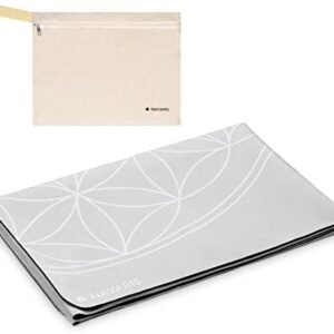 Navaris Foldable Yoga Mat for Travel - 1/16" (1.5mm) Thick Exercise Mat for Pilates, Workout, Gym, Fitness - Non-Slip Folding Portable Mat