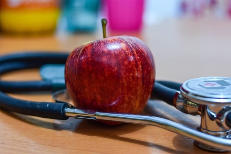 "How to Set Realistic Goals for Your Health and Fitness Journey"